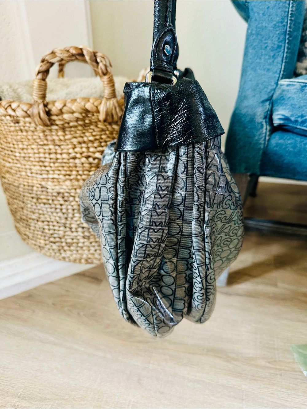 Marc by Marc Jacobs Black & Gray Monogram Vinyl Jelly Lil Riz Hobo Shoulder Bag - Picture 3 of 10